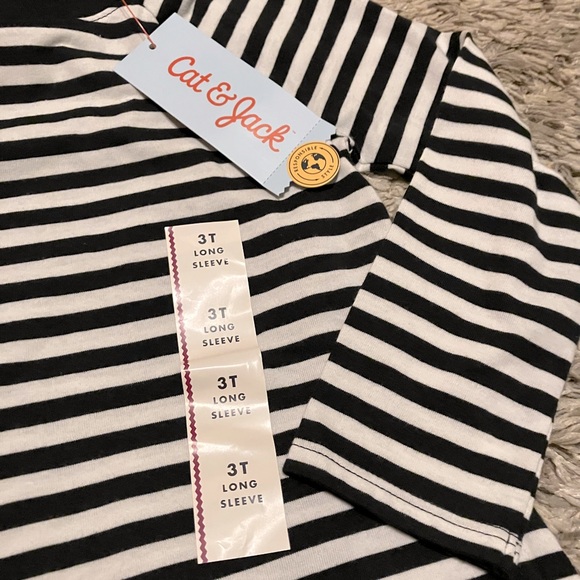 NWT Cat And Jack Girls Black and White Striped Long Sleeve - Picture 2 of 3
